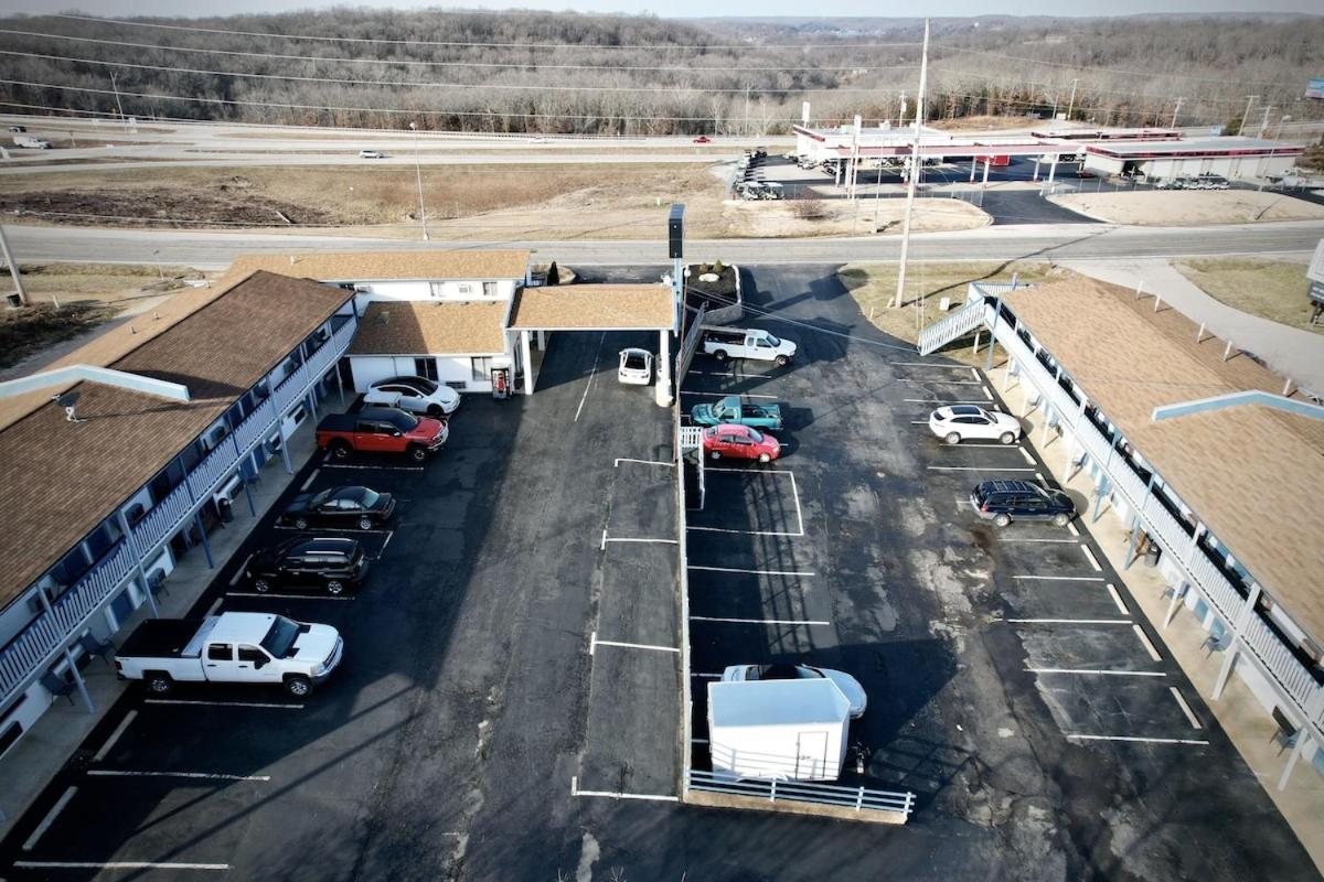 Ozark Inn And Suites Osage Beach Exterior photo